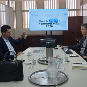 Diretoria do SindGESTOR apresenta proposta do PCR ao chefe da Casa Civil e ao controlador-geral do Estado